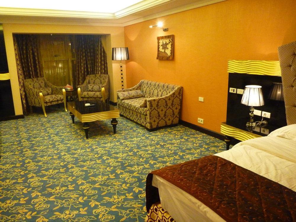 Basra International Hotel Номер фото